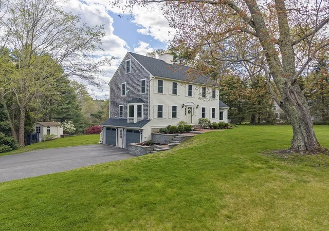 Homes for sale in Duxbury, MA | 25 Hounds Ditch Ln, Duxbury, MA 02332 | MLS# 73518467