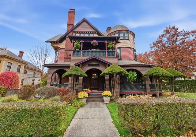 1st image of 1176 Worthington St, Springfield, MA 01109 | MLS# 73539938