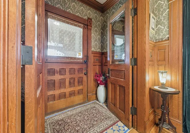 4th image of 1176 Worthington St, Springfield, MA 01109 | MLS# 73539938