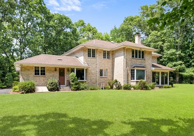 2nd image of 191 Fairway Dr, Seekonk, MA 02771 | MLS# 73544421