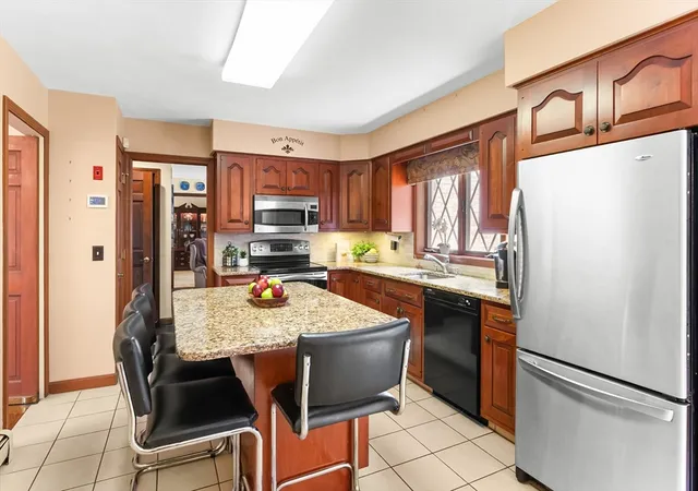 4th image of 191 Fairway Dr, Seekonk, MA 02771 | MLS# 73544421