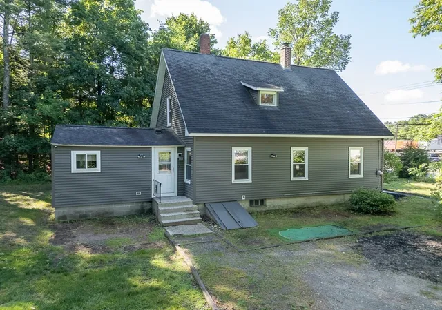 Homes for sale in Townsend, MA | 211 Main St, Townsend, MA 01469 | MLS# 73537438