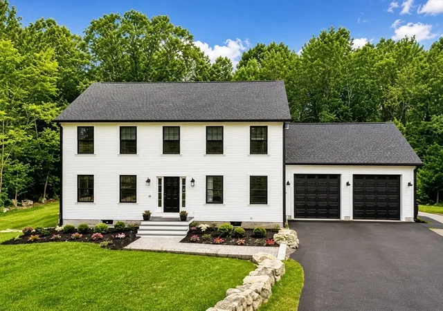 3rd image of 33 Downfall Road, Byfield, MA 01922 | MLS# 73553553