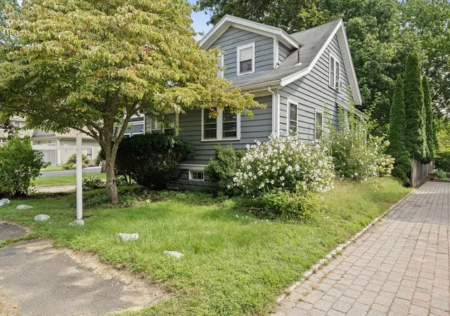 Photo 1 of Single family home for sale at 72 Valleyfield St, Lexington, MA 02421 | MLS# 73570124 | Listing updated on 2026-09-18