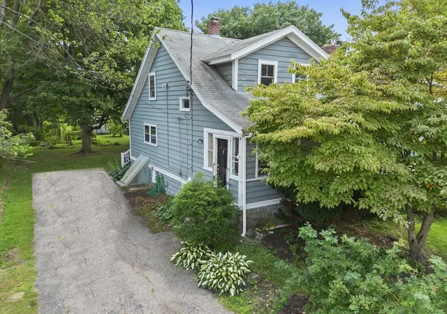 Photo 2 of Single family home for sale at 72 Valleyfield St, Lexington, MA 02421 | MLS# 73570124 | Listing updated on 2026-09-18