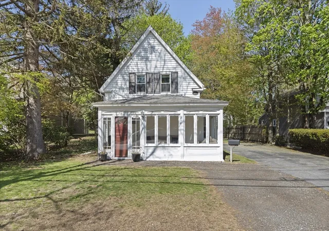 Homes for sale in Foxboro, MA | 226 Central St, Foxboro, MA 02035 | MLS# 73513801