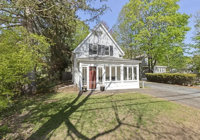 Homes for sale in Foxboro, MA | 226 Central St, Foxboro, MA 02035 | MLS# 73513801