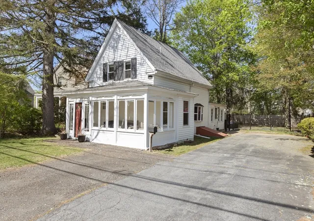 Homes for sale in Foxboro, MA | 226 Central St, Foxboro, MA 02035 | MLS# 73513801