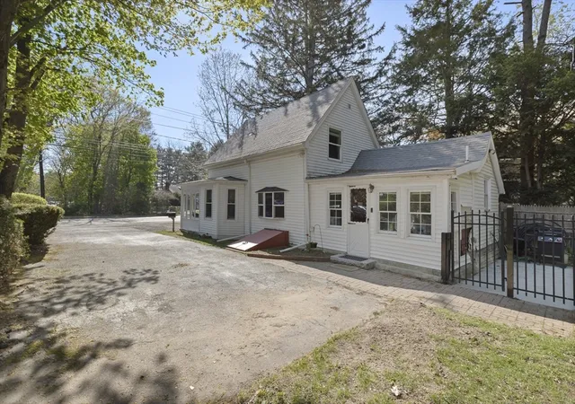 Homes for sale in Foxboro, MA | 226 Central St, Foxboro, MA 02035 | MLS# 73513801