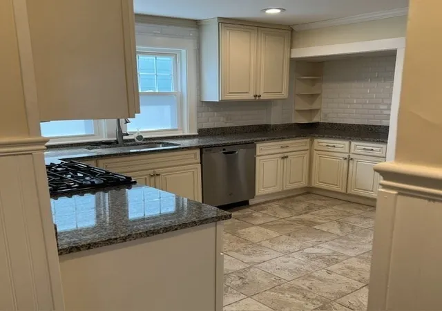 2nd image of 71 Palfrey Street #71, Watertown, MA 02472 | MLS# 73557266