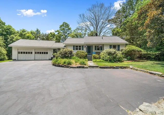 Homes for sale in Taunton, MA | 350 Tremont St, Taunton, MA 02780 | MLS# 73545506