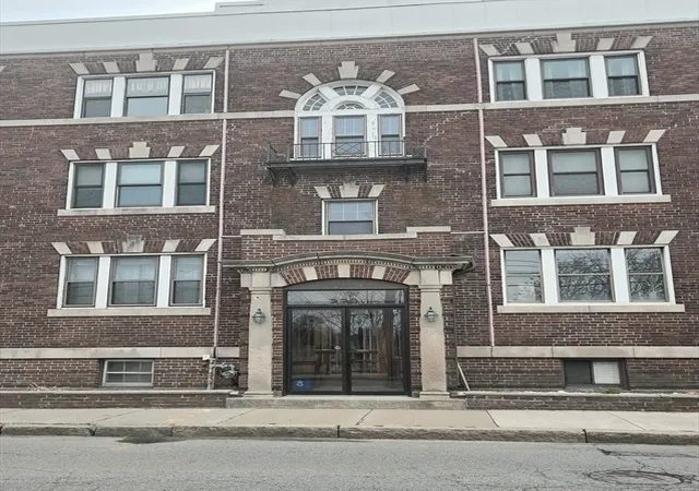 1st image of 229 Washington Ave #3A, Winthrop, MA 02152 | MLS# 73560224
