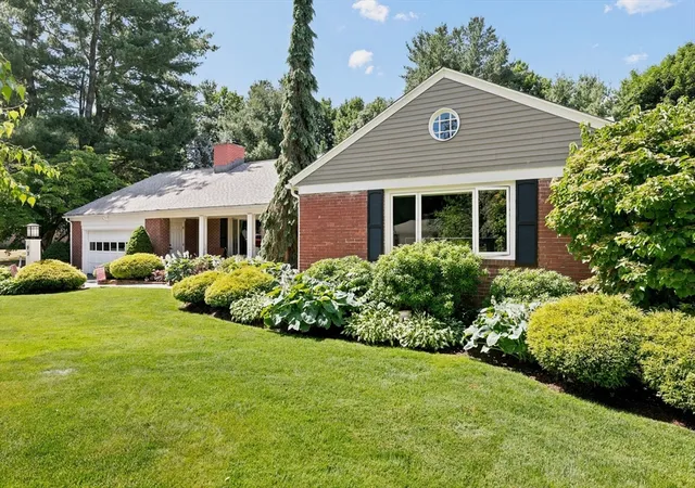 Homes for sale in Longmeadow, MA | 93 Wheel Meadow Dr, Longmeadow, MA 01106 | MLS# 73539415