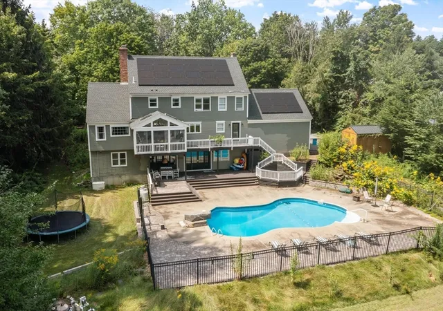 4th image of 11 Francis Ave, Lunenburg, MA 01462 | MLS# 73562662