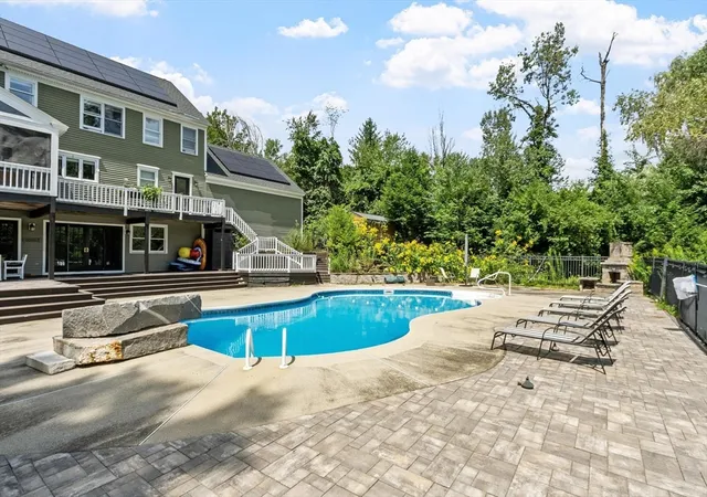 5th image of 11 Francis Ave, Lunenburg, MA 01462 | MLS# 73562662