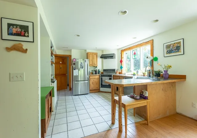 4th image of 48 Plantingfield Way, Edgartown, MA 02539 | MLS# 73545630