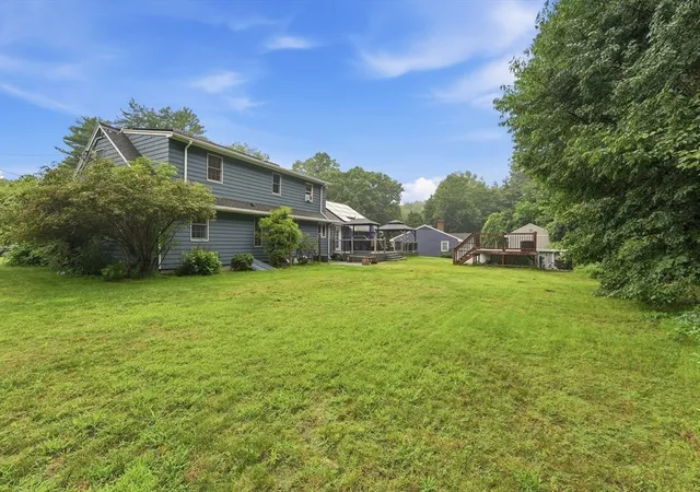 Photo 4 of Single family home for sale at 29 Shady Side Dr, Longmeadow, MA 01106 | MLS# 73556761 | Listing updated on 2026-10-09