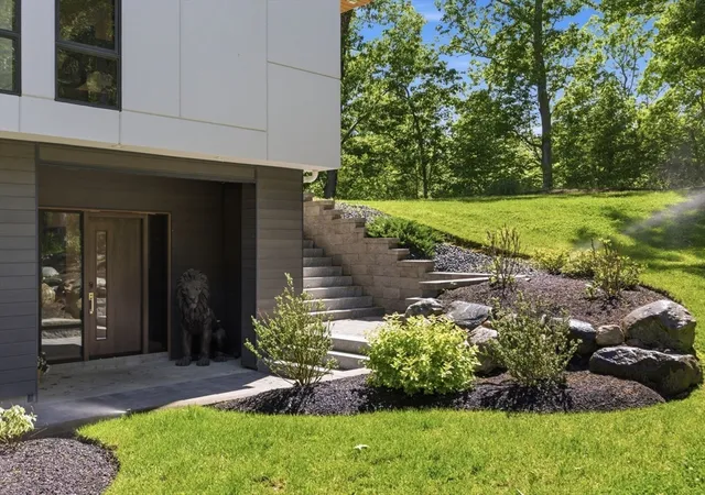 2nd image of 20 Dogwood Ln, North Reading, MA 01864 | MLS# 73531564
