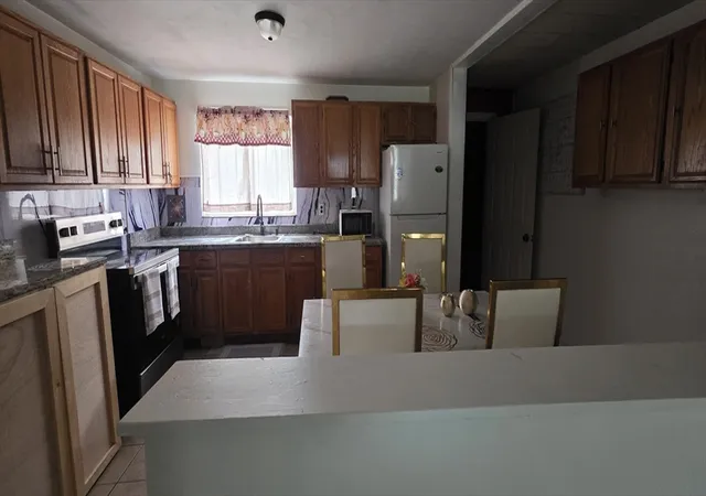 4th image of 126 Lynn Rd, Brockton, MA 02302 | MLS# 73559236