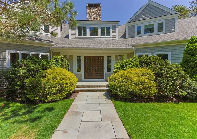 3rd image of 476 Baxters Neck Rd, Marstons Mills, MA 02648 | MLS# 73523611