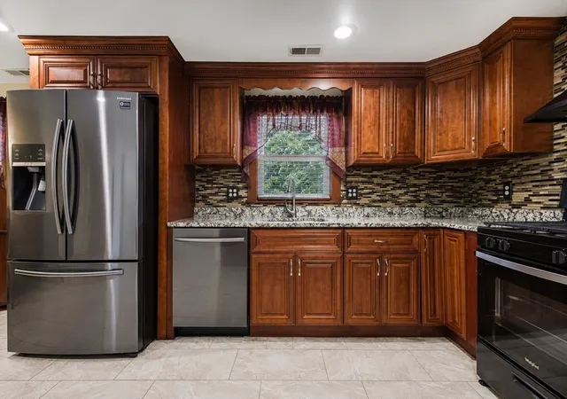 3rd image of 73 Lanark Rd, Malden, MA 02148 | MLS# 73559508