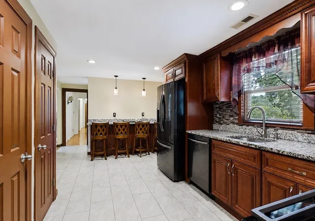 5th image of 73 Lanark Rd, Malden, MA 02148 | MLS# 73559508