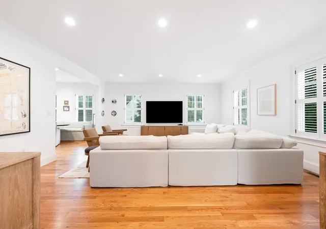 Photo 3 of Sale Pending at 30 Farrow St, Winchester, MA 01890 | MLS# 73568493 | Listing updated on 2026-09-16