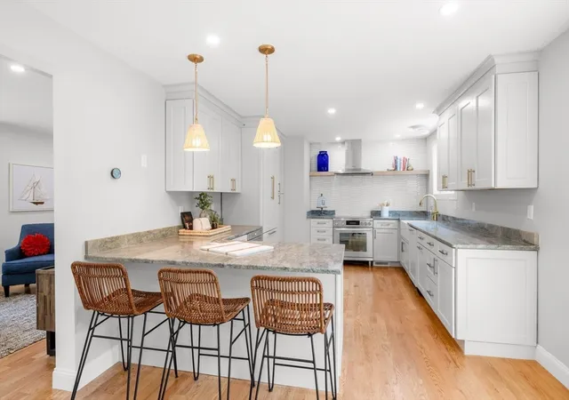 5th image of 5 Pinetree Lane, Tisbury, MA 02568 | MLS# 73516062