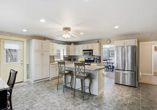 3rd image of 30 Dahlia, Littleton, MA 01460 | MLS# 73498802