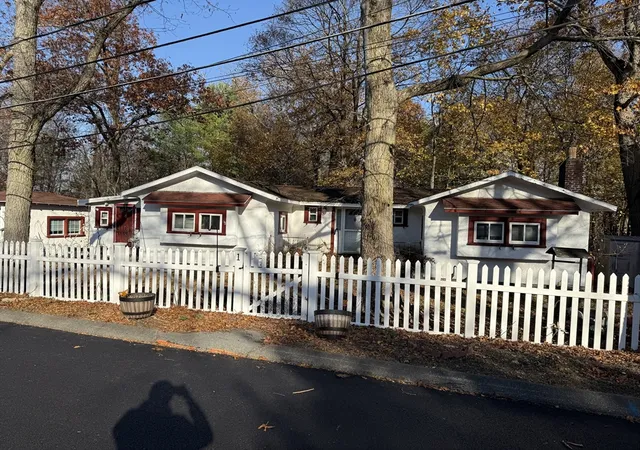 Photo 3 of Sale Pending at 1 Sidney St, Wakefield, MA 01880 | MLS# 73455093 | Listing updated on 2025-12-18