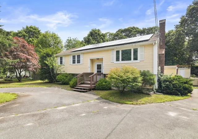 1st image of 219 Fresh Pond Rd, Falmouth, MA 02536 | MLS# 73549566