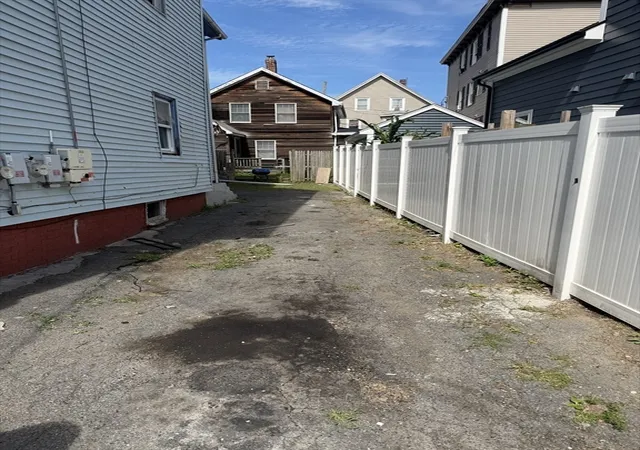 3rd image of 11 Brownville Ave, Lynn, MA 01902 | MLS# 73567730