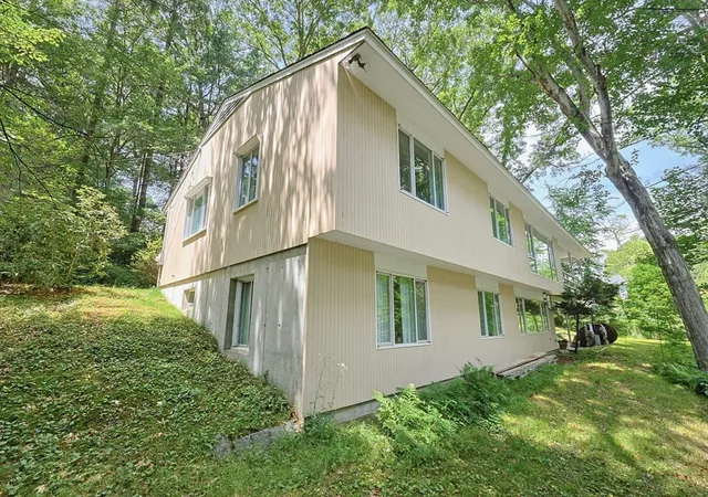 5th image of 37 Oxbow Rd, Wayland, MA 01778 | MLS# 73542648