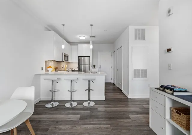 Listing Photo 5 - Condo for sale in building located at 180 Telford Stret, Boston, MA 02135 - Unit #617