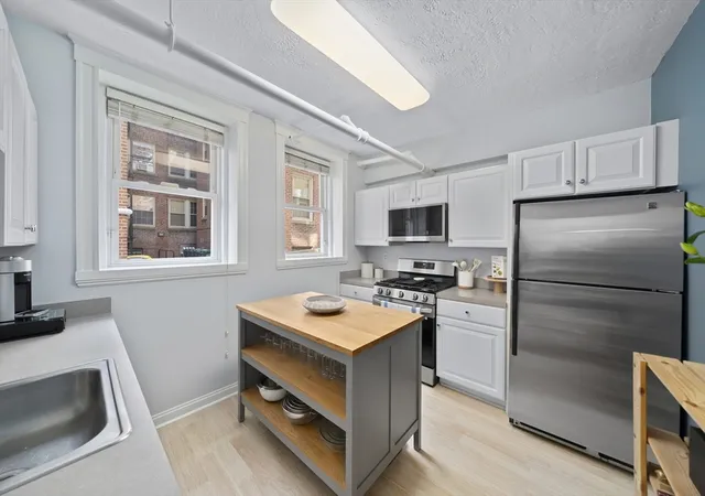 5th image of 12 James St, Brookline, MA 02446