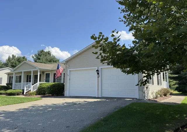 Photo 3 of Single family home for sale at 61 Brookstone Dr, Bridgewater, MA 02324 | MLS# 73570223 | Listing updated on 2026-09-29