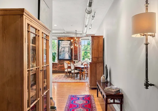 image of 25 Cedar St, Amesbury, MA 01913