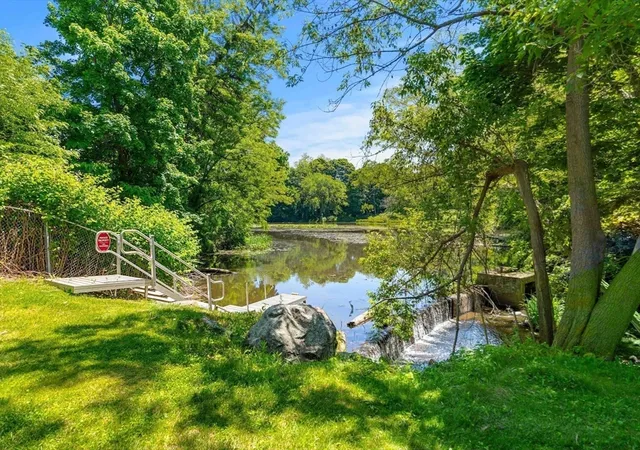 2nd image of 25 Cedar St, Amesbury, MA 01913