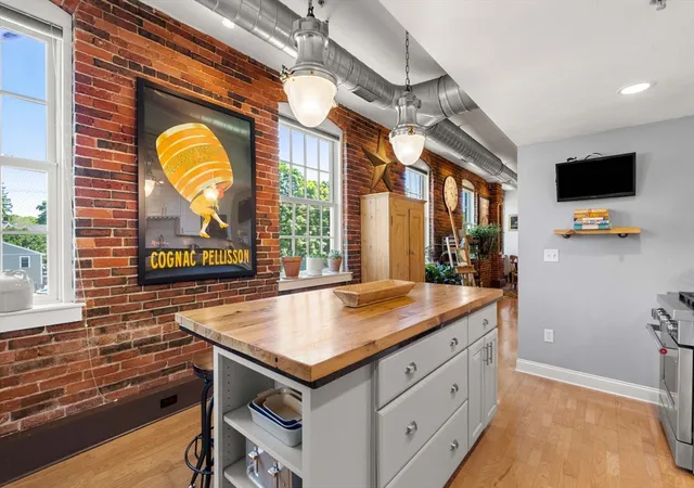 Homes for sale in Amesbury, MA | 25 Cedar St #17, Amesbury, MA 01913 | MLS# 73533761