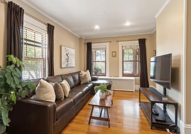 Photo 3 of Sale Pending at 188 Florence St, Melrose, MA 02176 | MLS# 73565475 | Listing updated on 2026-09-08