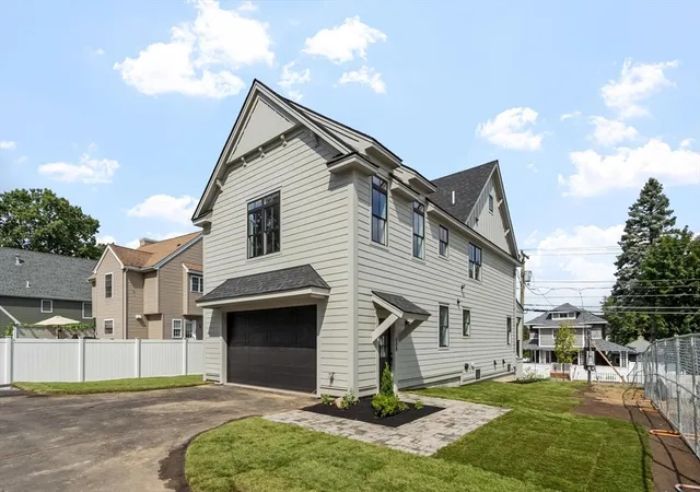 Photo 4 of Single family home for sale at 688 Westford St, Lowell, MA 01851 | MLS# 73569633 | Listing updated on 2026-09-03