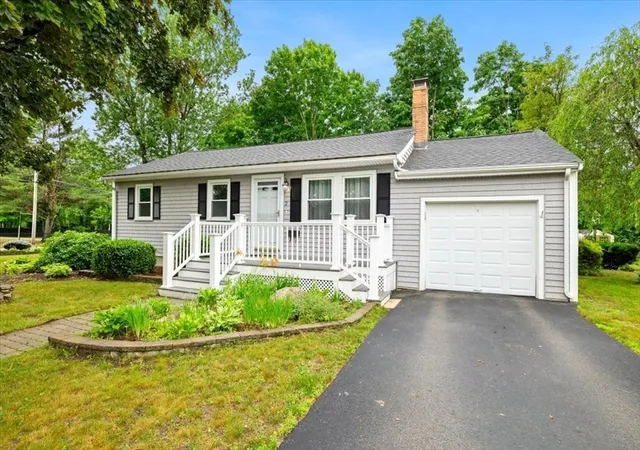 Homes for sale in Foxboro, MA | 2 Margaret Rd, Foxboro, MA 02035 | MLS# 73541482