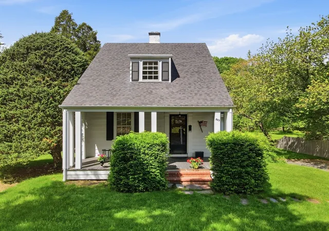 Homes for sale in Hingham, MA | 223 Central Street, Hingham, MA 02043 | MLS# 73528822