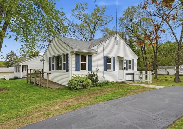 Homes for sale in Springfield, MA | 129 Cooper St, Springfield, MA 01108 | MLS# 73513996