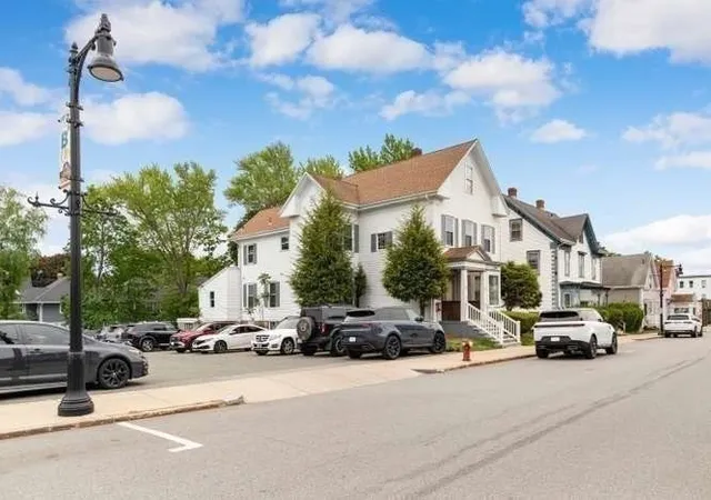 Photo 4 of Sale Pending at 50 Albion St, Wakefield, MA 01880 | MLS# 73524465 | Listing updated on 2026-08-21