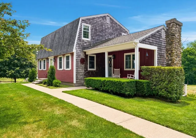 Homes for sale in Uxbridge, MA | 665 Blackstone St, Uxbridge, MA 01569 | MLS# 73547366