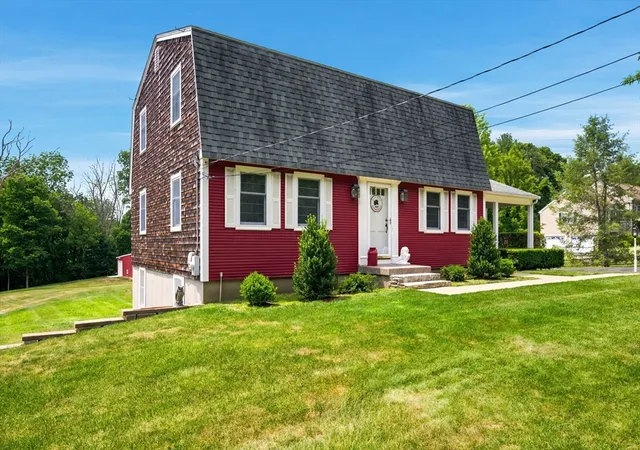 Homes for sale in Uxbridge, MA | 665 Blackstone St, Uxbridge, MA 01569 | MLS# 73547366