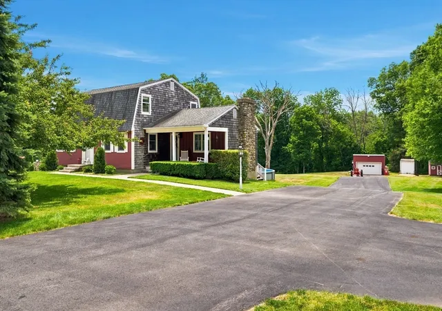Homes for sale in Uxbridge, MA | 665 Blackstone St, Uxbridge, MA 01569 | MLS# 73547366