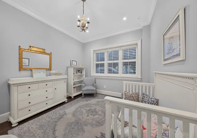 2nd image of 414 Beacon St, Boston, MA 02115