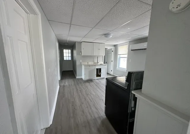 3rd image of 27 N St, Worcester, MA 01082